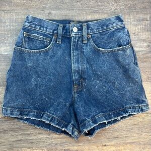 Abercrombie & Fitch Natural Rise Distressed Jean Shorts Women’s Size‎ 26/2
